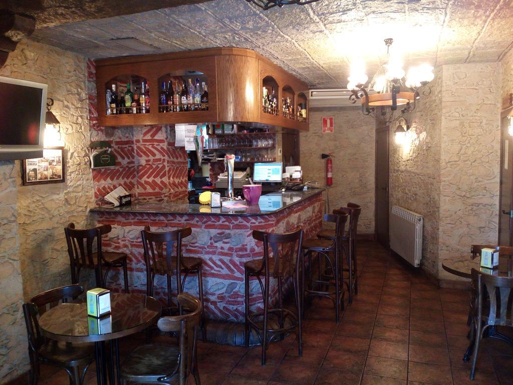 Hostal Restaurante Cornella Cornellà de Llobregat Kültér fotó