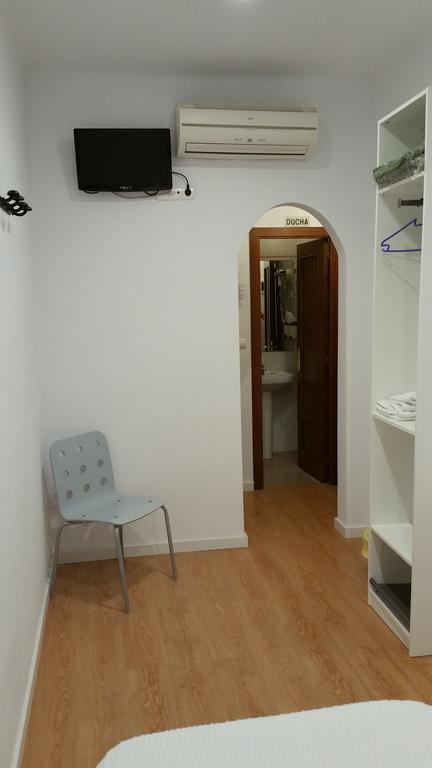 Hostal Restaurante Cornella Cornellà de Llobregat Kültér fotó