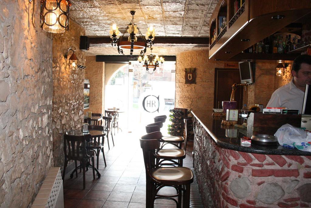 Hostal Restaurante Cornella Cornellà de Llobregat Kültér fotó